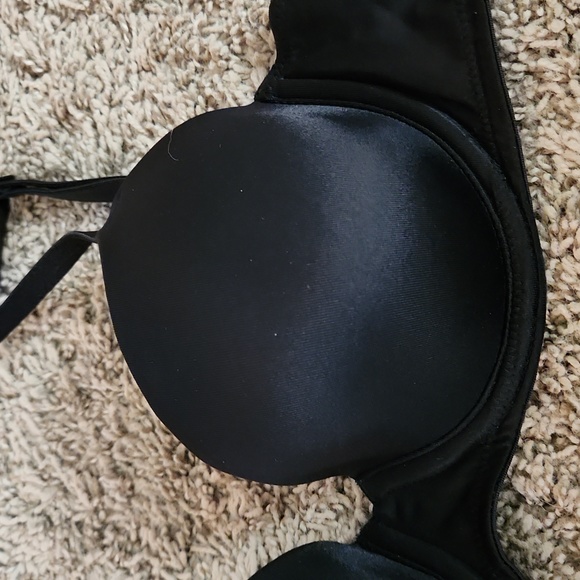 PINK by Victoria's Secret Wear Everywhere Lightly Lined Underwire Bra - Picture 2 of 9